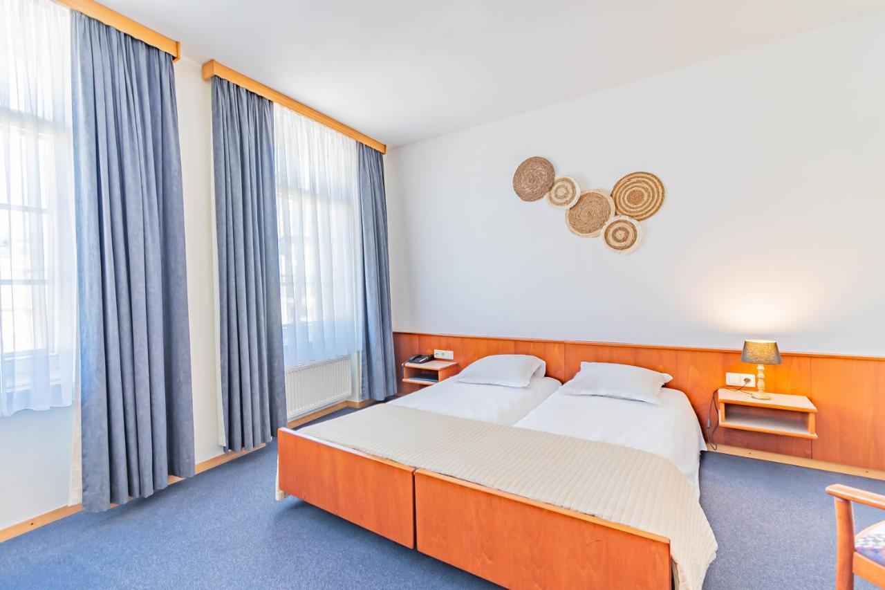 Hotel Le Petit Poete Echternach Eksteriør billede