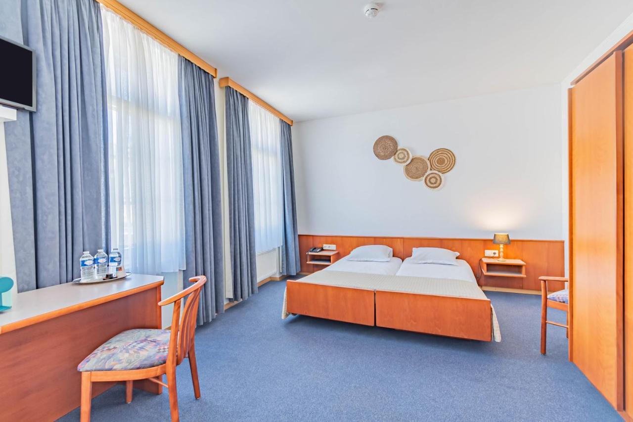 Hotel Le Petit Poete Echternach Eksteriør billede